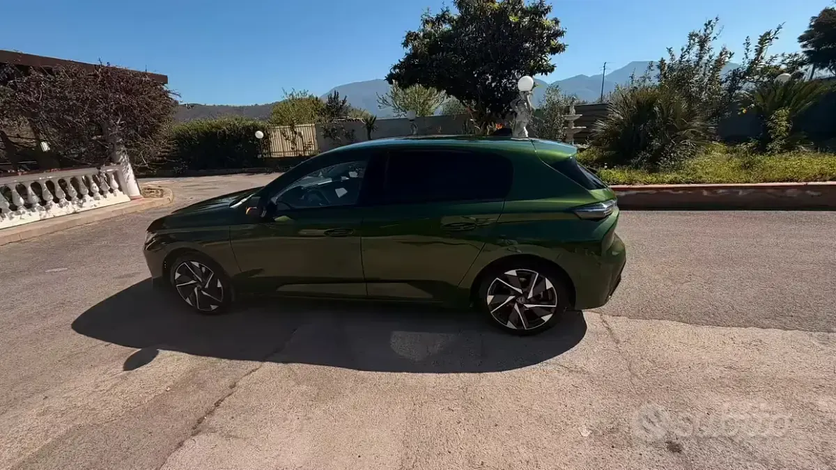 Usata Peugeot 308 Allure 131 CV (96 kW) 2022 Verde Berlina