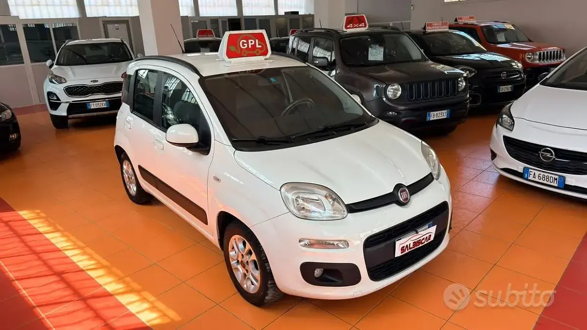 Käytetty Fiat Panda Lounge 69 HP (50 kW) 2013 Valkoinen Viistoperä