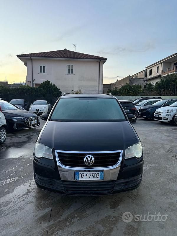 Usata VW Touran Trendline 150 CV (110 kW) 2009 Nero Monovolume