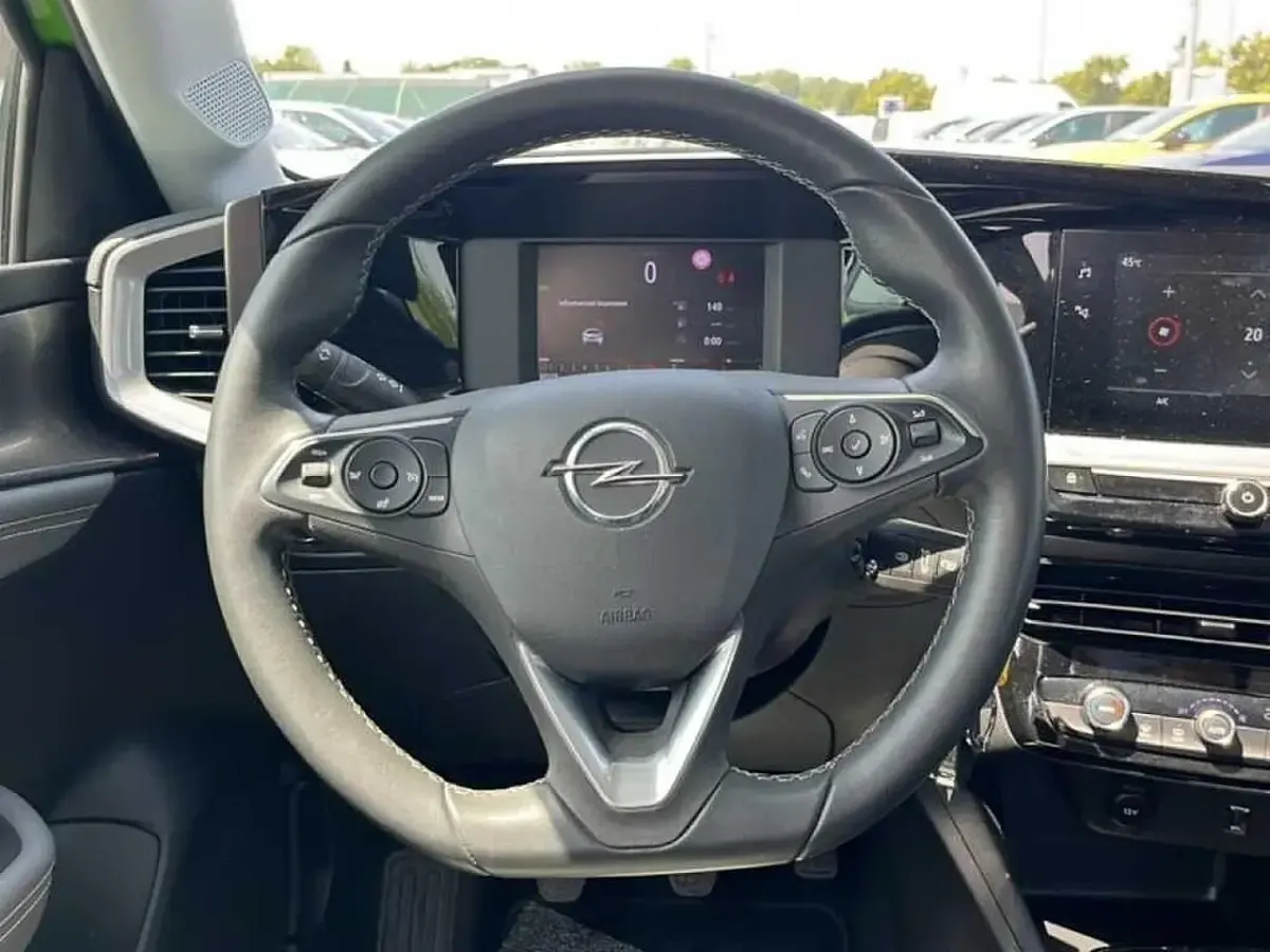 Usata Opel Mokka Elegance 101 CV (74 kW) 2023 Verde ramarro SUV