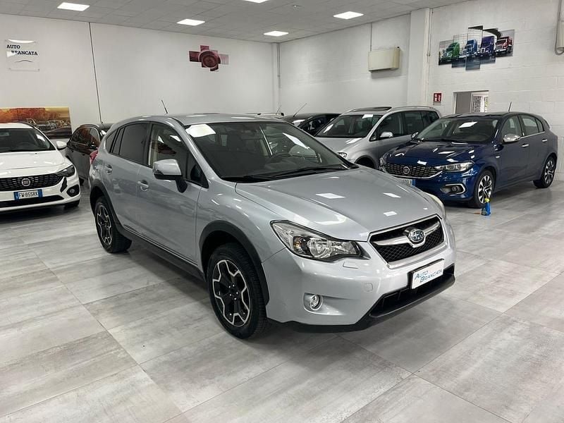 Usado Subaru XV 147 CV (108 kW) 2013 Plateado SUV