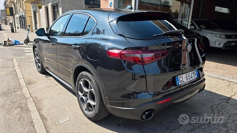 Usata Alfa Romeo Stelvio Sprint 160 CV (117 kW) 2022 Nero SUV