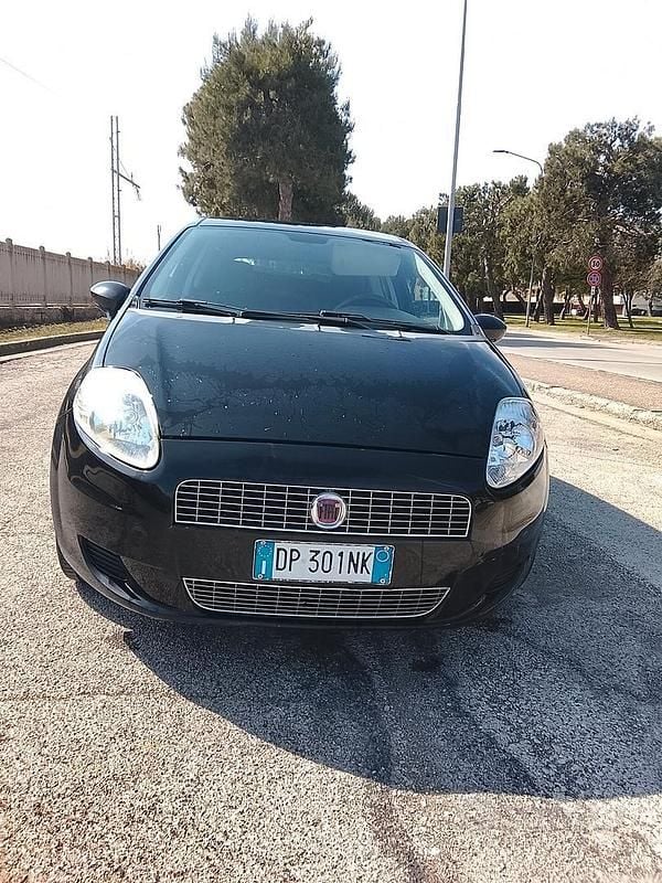 Usata Fiat Grande Punto 65 CV (47 kW) 2009 Nero Utilitaria