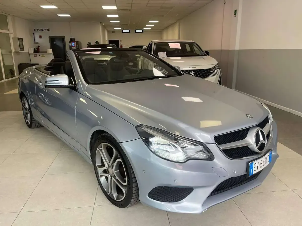 Usado Mercedes E200 Executive 184 CV (135 kW) 2014 Plateado Descapotable