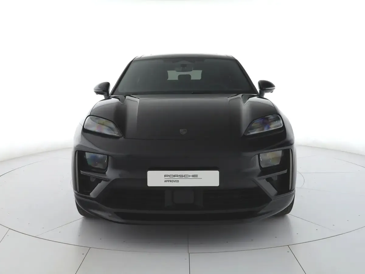 Usata Porsche Macan Turbo 469 kW (639 CV) 2025 Nero jet metallizzato SUV