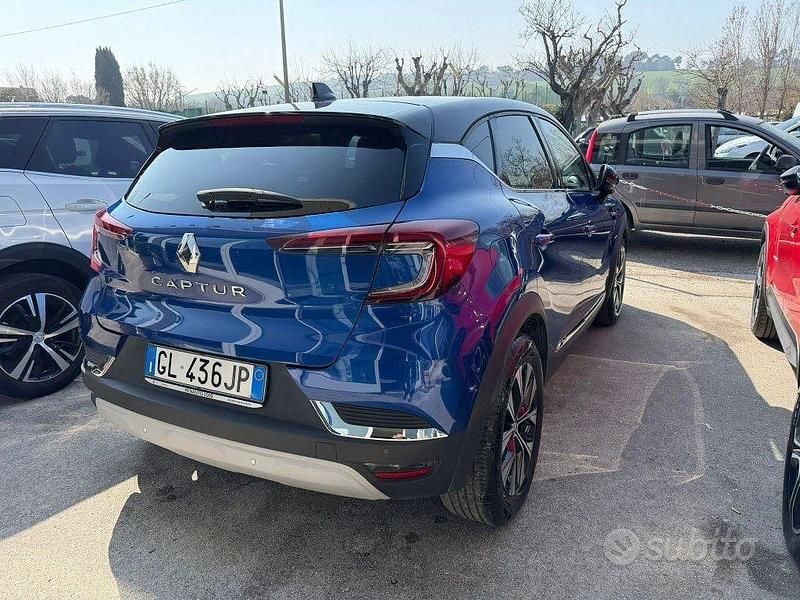 Usata Renault Captur Techno 101 CV (74 kW) 2022 Blu SUV