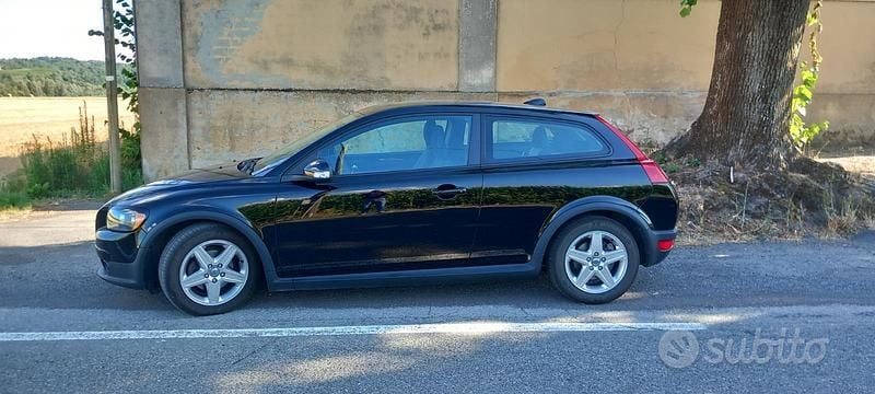 Usata Volvo C30 109 CV (80 kW) 2009 Nero Utilitaria