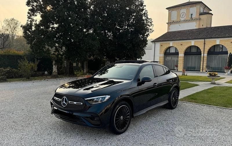 Nero Usata 2024 Mercedes GLC220 AMG Line Premium Coupé | 65.900 € (Buon prezzo) - Immagine 1/4