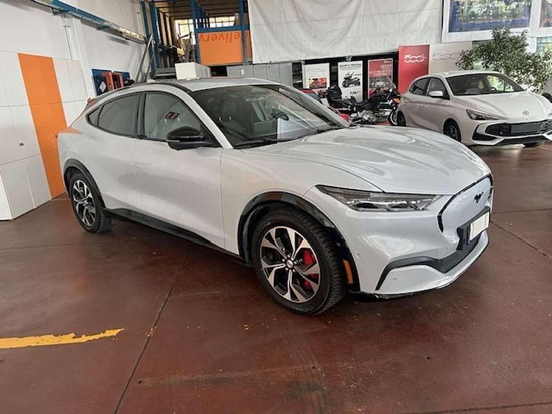 Usata Ford Mustang Mach-E 124 kW (169 CV) 2022 Argento metall SUV