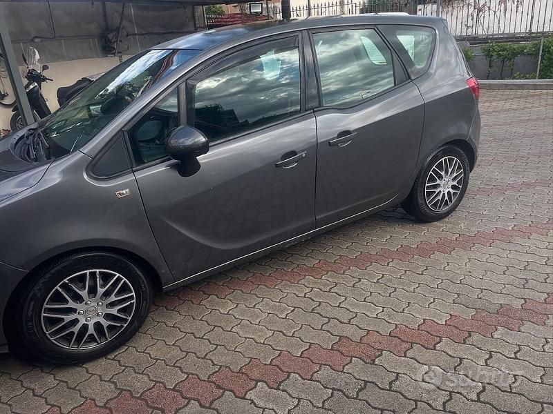 Usata Opel Meriva 75 CV (55 kW) 2011 Grigio Monovolume