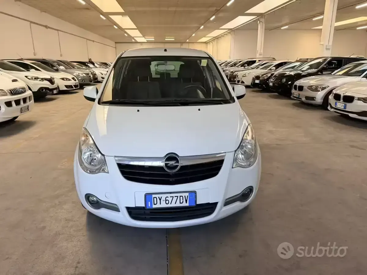 Usata Opel Agila Enjoy 65 CV (47 kW) 2009 Bianco Utilitaria