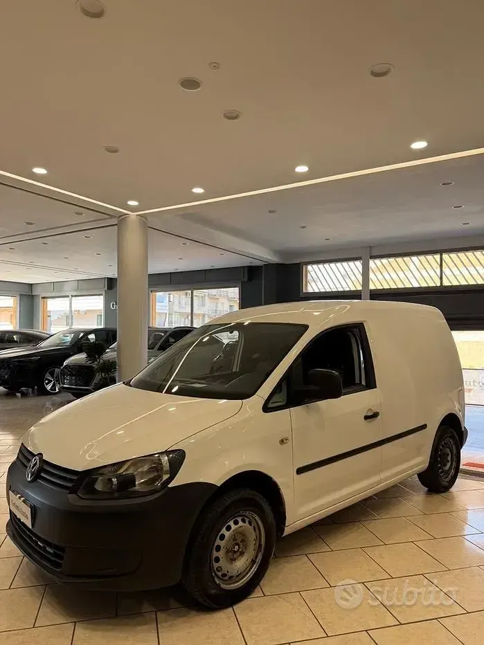 Usata VW Caddy Trendline 75 CV (55 kW) 2012 Bianco Monovolume