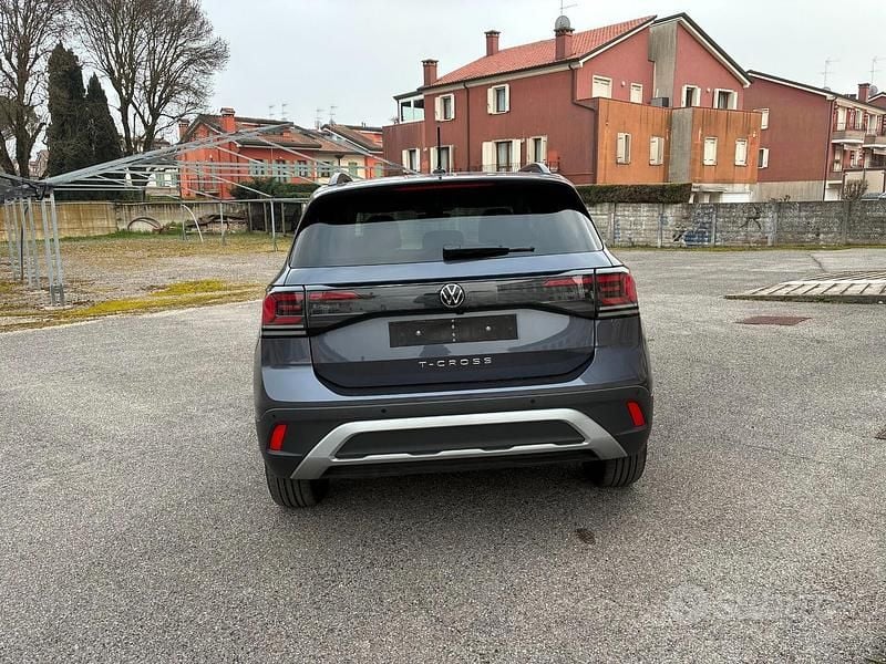 Usata VW T-Cross Life 116 CV (85 kW) 2025 Deep grey SUV