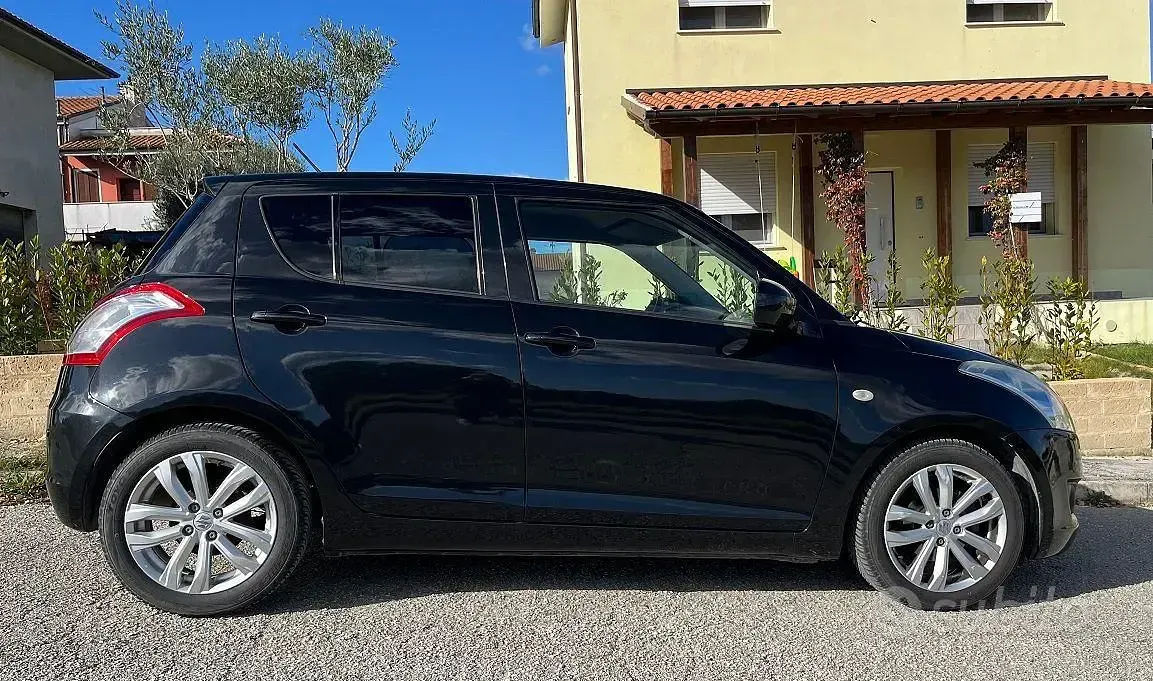 Usata Suzuki Swift 75 CV (55 kW) 2013 Nero Utilitaria