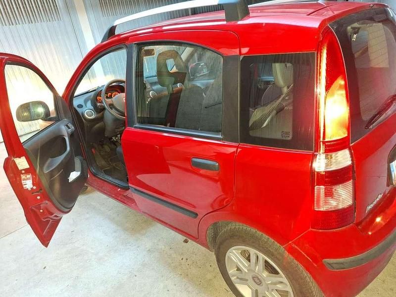 Usata Fiat Panda Dynamic 69 CV (50 kW) 2011 Rosso Utilitaria
