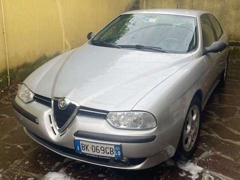 Usato 2000 Alfa Romeo 156 2.0 Benzin 155 CV (6.000 €)