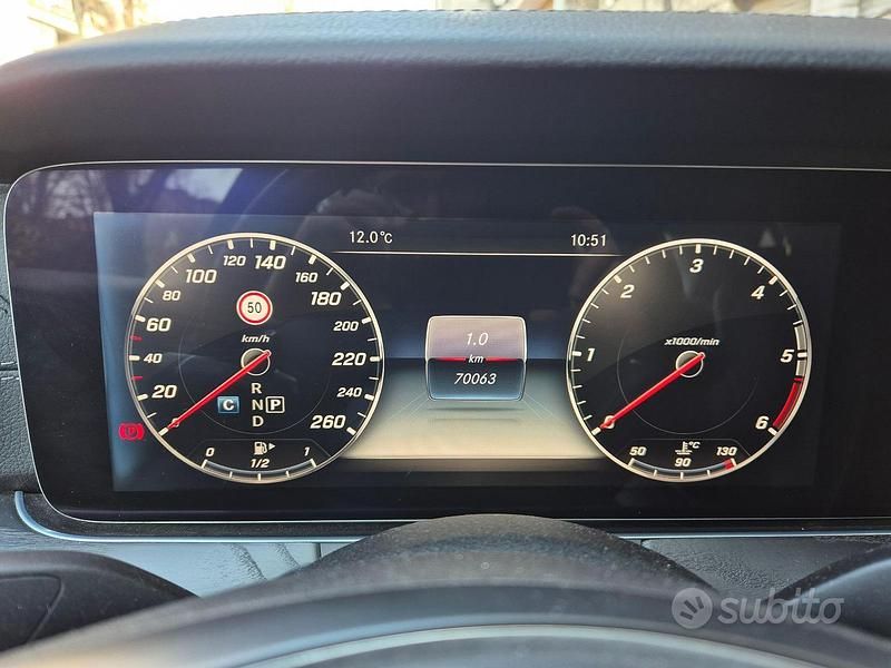 Usata Mercedes E220 Exclusive 194 CV (142 kW) 2019 Nero Berlina