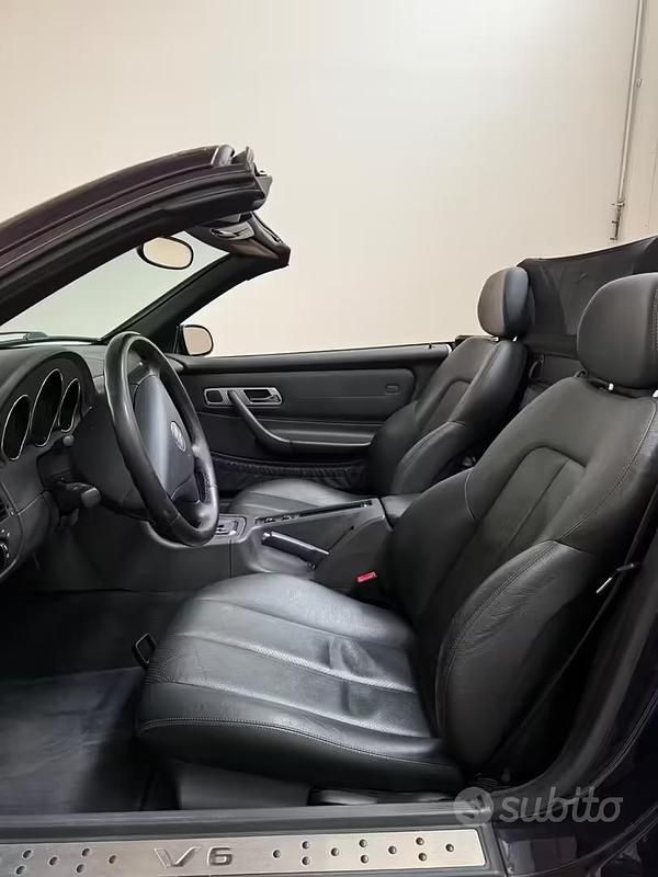 Usata Mercedes SLK320 AMG 218 CV (160 kW) 2001 Lilla Cabrio
