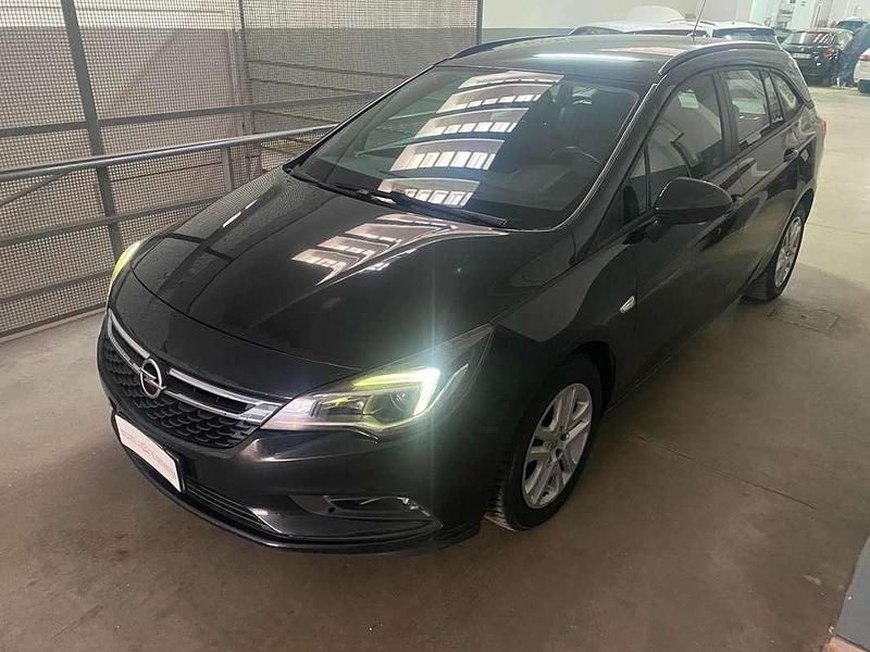 Usata Opel Astra Innovation 110 CV (80 kW) 2016 Nero Station wagon