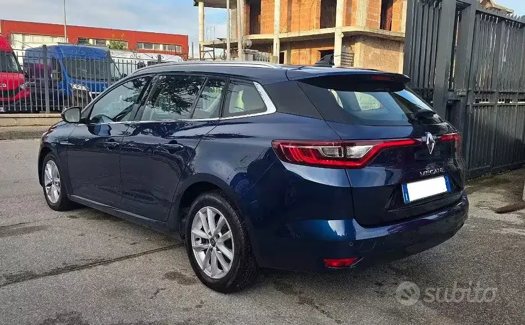 Usata Renault Mégane GrandTour Business 116 CV (85 kW) 2019 Blu Station wagon