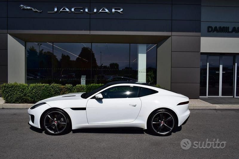 Usata Jaguar F-Type R-Dynamic 300 CV (220 kW) 2018 Bianco Coupé