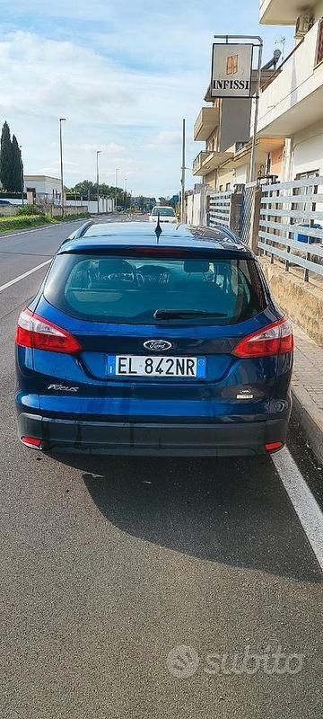 Usata Ford Focus 95 CV (69 kW) 2012 Blu Station wagon
