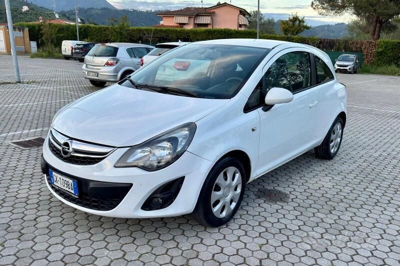 Usata 2014 Opel Corsa Tre volumi | 4500 € (Ottimo prezzo) - Immagine 1/4