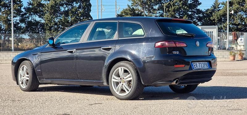 Begagnad Alfa Romeo 159 170 HK (125 kW) 2011 Svart Kombi