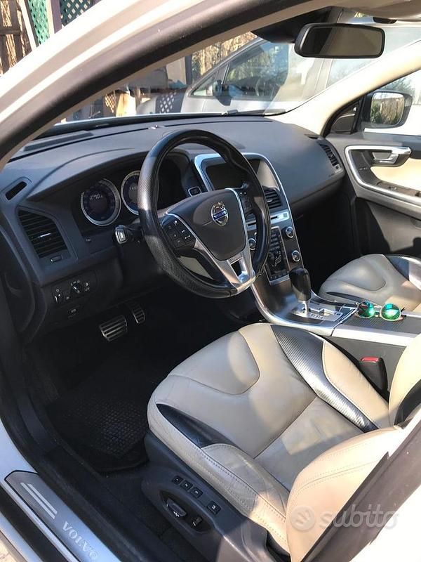 Usata Volvo XC60 163 CV (119 kW) 2012 Bianco SUV