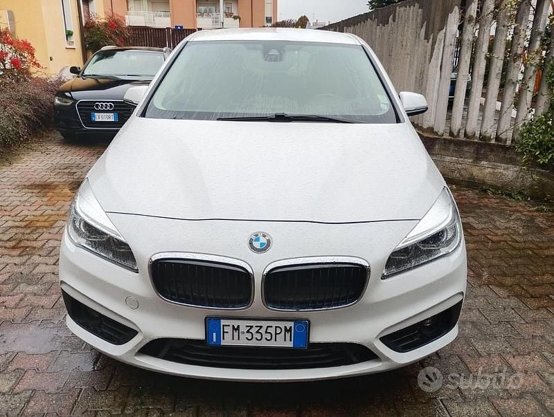 Usata BMW 218 Active Tourer Advantage 150 CV (110 kW) 2017 Bianco Monovolume