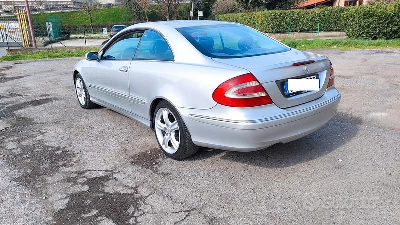 Usata Mercedes CLK270 Avantgarde 169 CV (124 kW) 2005 Grigio Coupé