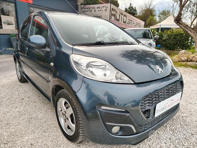 Usata Peugeot 107 Active 68 CV (50 kW) 2014 Grigio Utilitaria