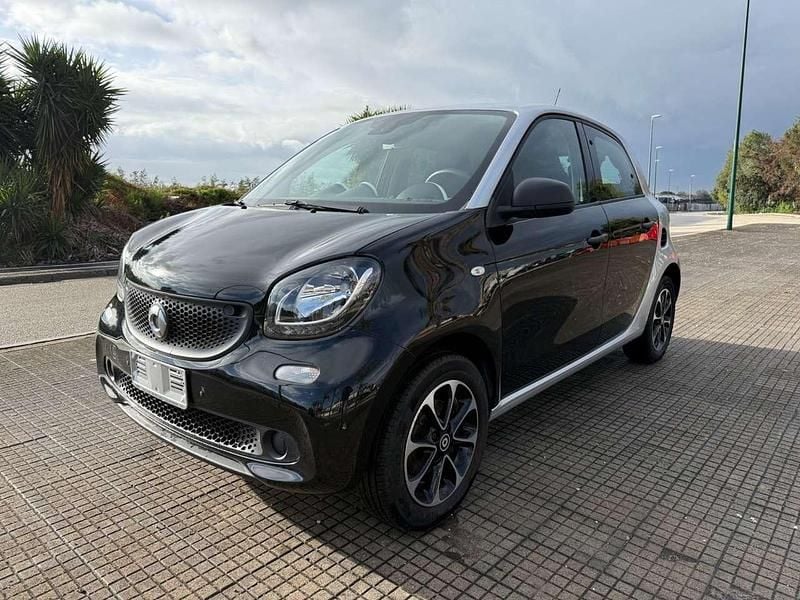 Nero Usata 2017 Smart ForFour Passion Utilitaria | 9900 € (Buon prezzo) - Immagine 1/4