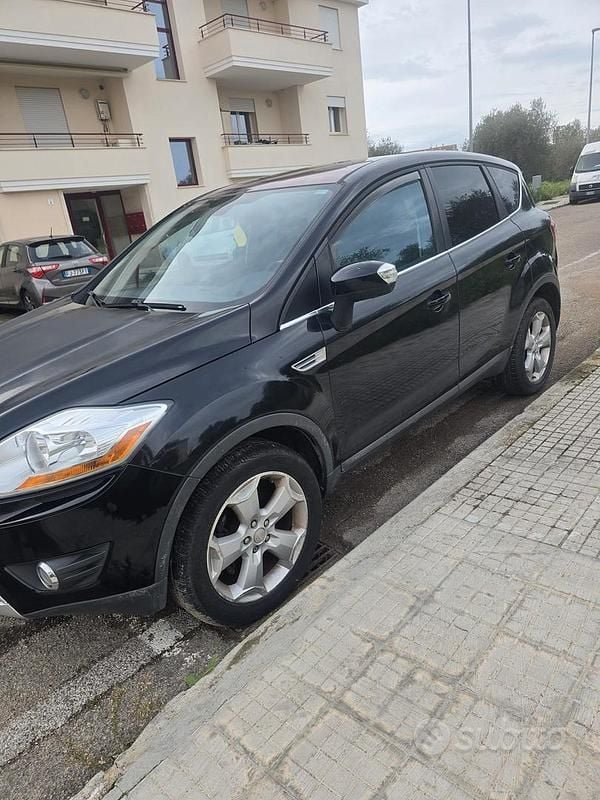 Usata Ford Kuga 136 CV (100 kW) 2009 Nero SUV