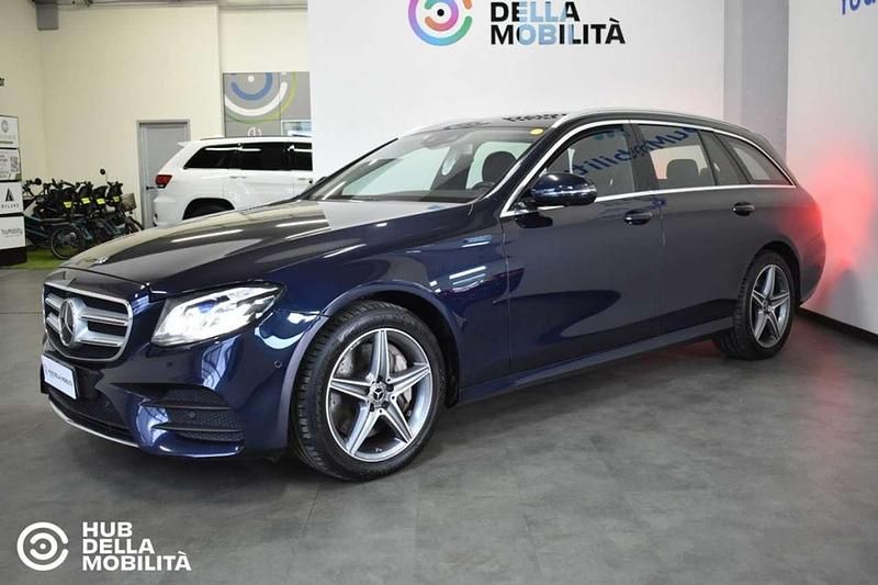 Usata Mercedes E300 Premium 194 CV (142 kW) 2020 Blu Station wagon