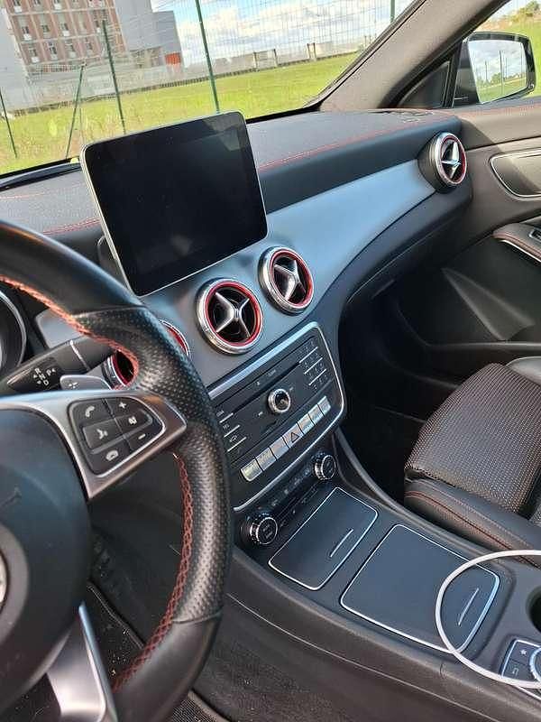 Blu/azzurro Usata 2018 Mercedes CLA220 Shooting Brake Station wagon | 15.500 € (Buon prezzo) - Immagine 1/4