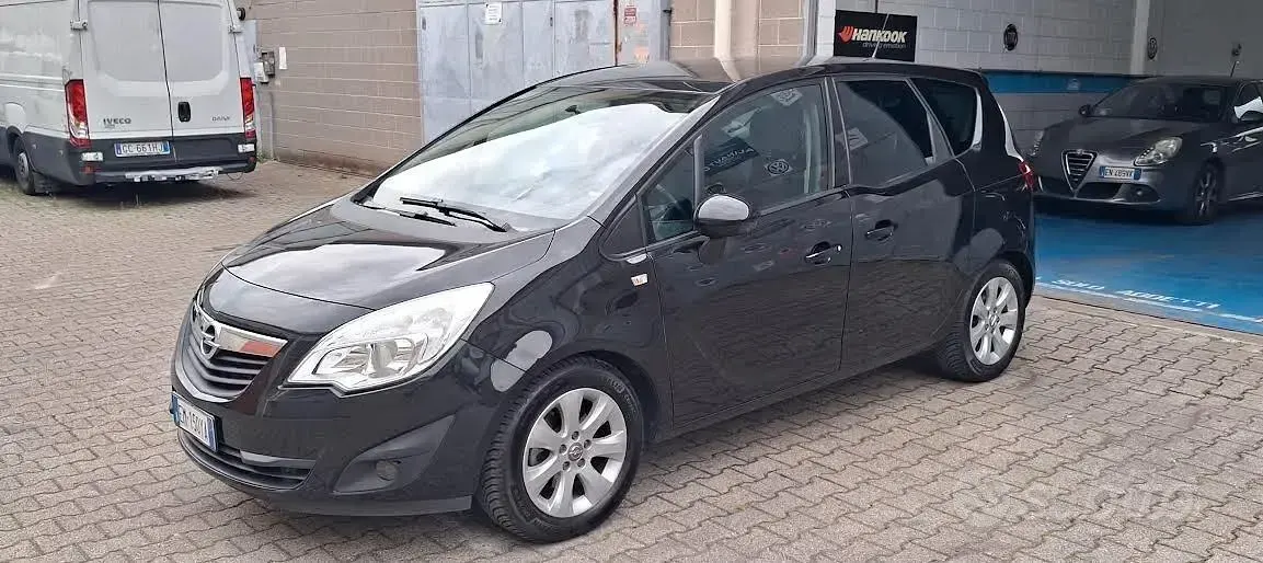 Usata Opel Meriva Cosmo 101 CV (74 kW) 2012 Nero Monovolume