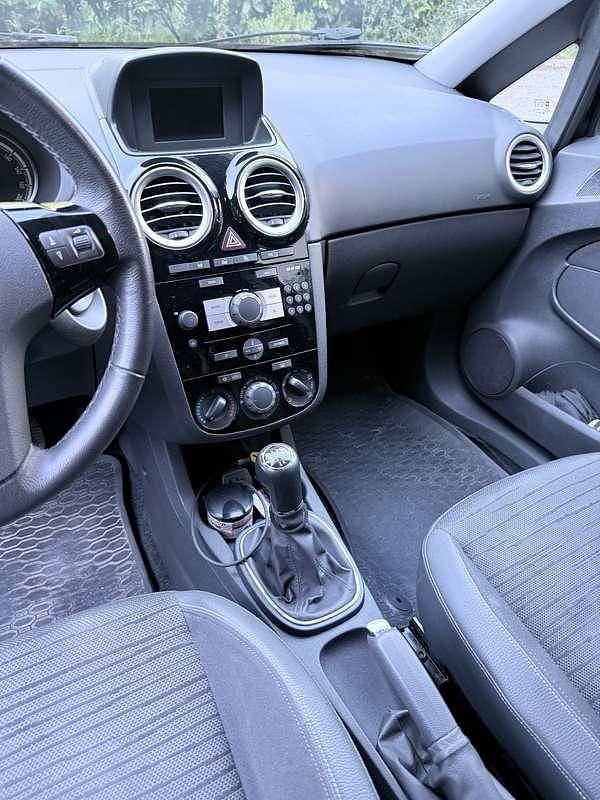 Usata Opel Corsa Edition 86 CV (63 kW) 2015 Utilitaria