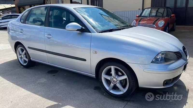 Usata Seat Cordoba Stylance 86 CV (63 kW) 2007 Grigio Berlina