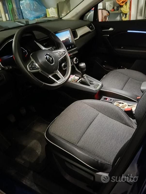 Usata Renault Captur Intens 101 CV (74 kW) 2021 Blu SUV