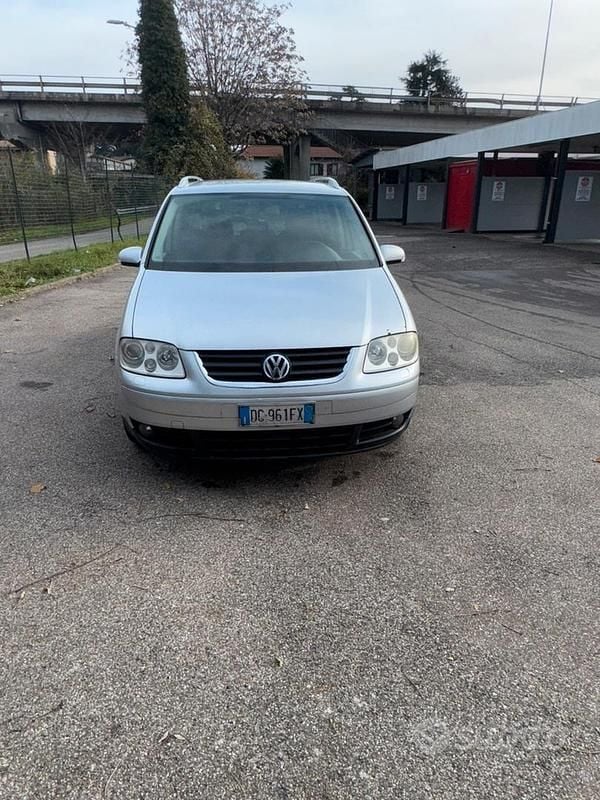 Usata VW Touran 140 CV (102 kW) 2007 Grigio Monovolume