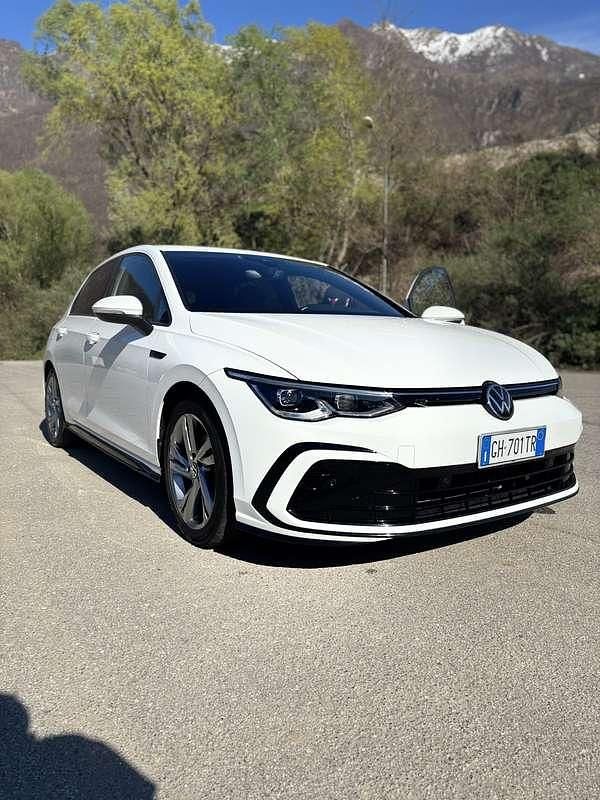 Usata VW Golf VIII R-line 150 CV (110 kW) 2022 Bianco Berlina