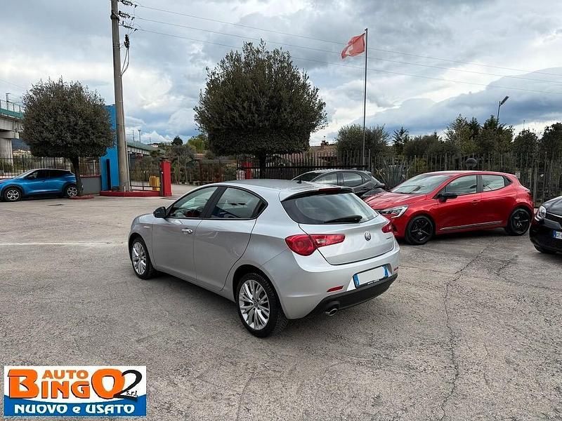 Usata Alfa Romeo Giulietta Super 120 CV (88 kW) 2017 Argento Utilitaria