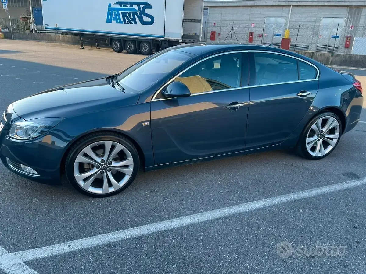Usata Opel Insignia 180 CV (132 kW) 2010 Bluazzurro Berlina