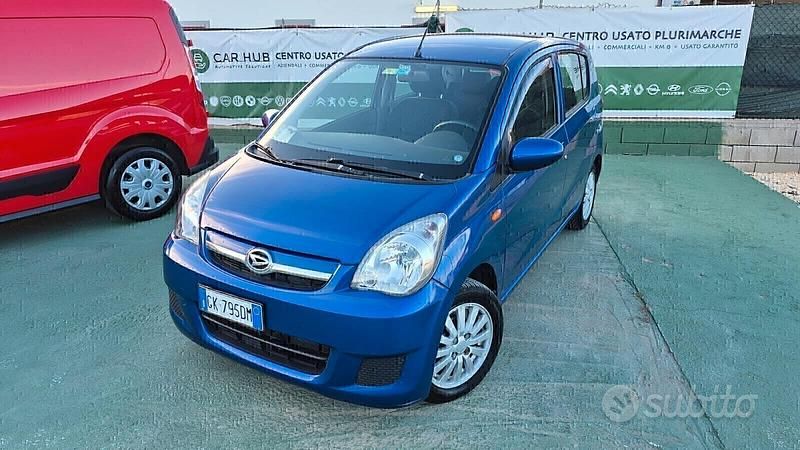 Usata Daihatsu Cuore SHO 69 CV (50 kW) 2009 Blu Utilitaria
