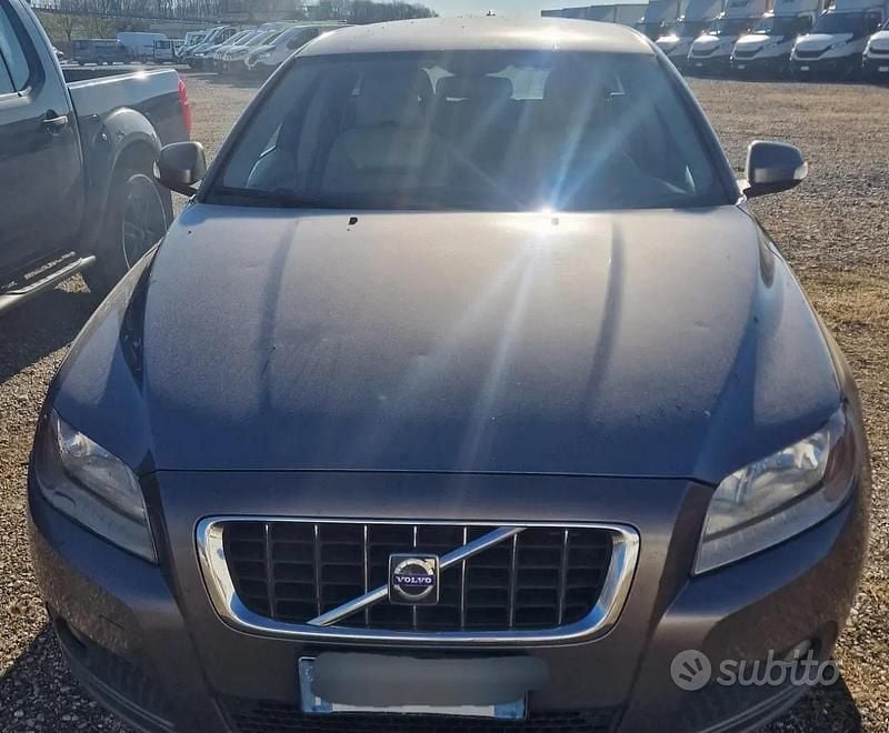 Usata Volvo V70 Summum 184 CV (135 kW) 2007 Marrone Station wagon