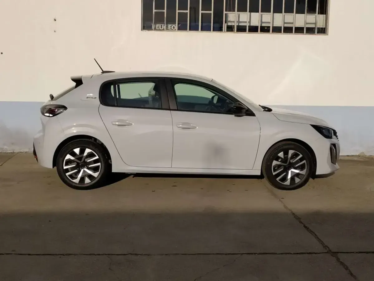 Nuova Peugeot 208 Style 101 CV (74 kW) 2026 Bianco Utilitaria