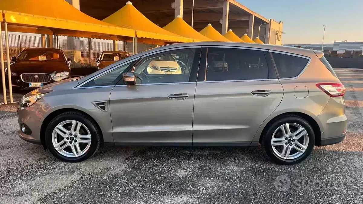 Usata Ford S-MAX S 179 CV (131 kW) 2015 Grigio Monovolume