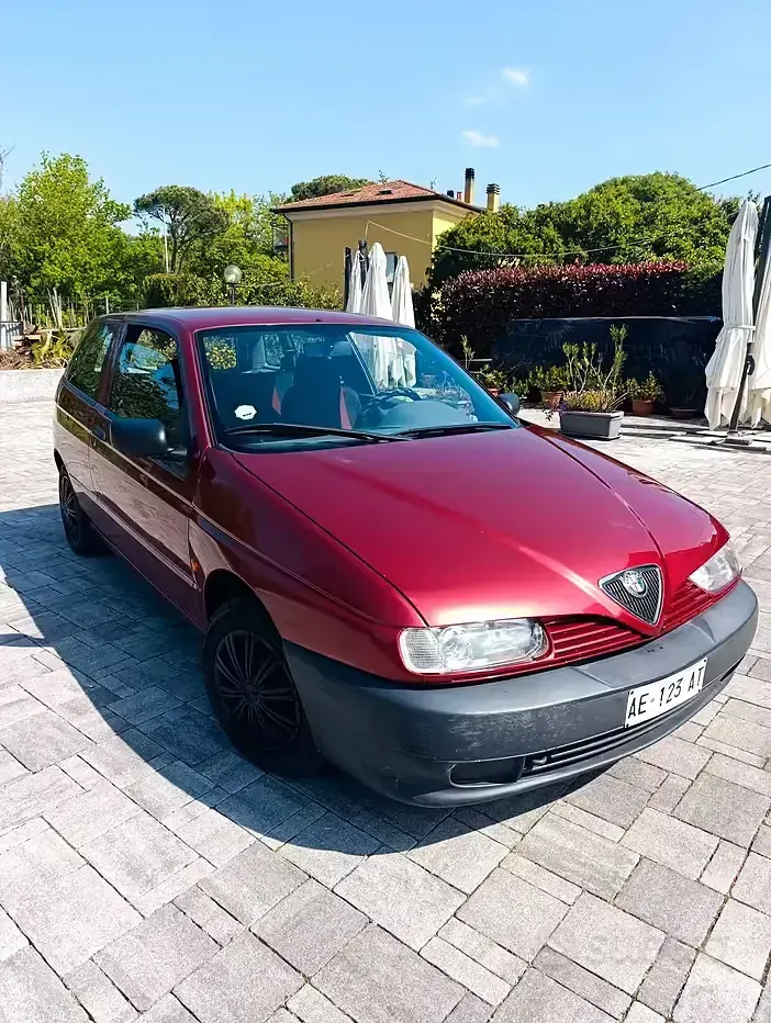 Usata Alfa Romeo 145 90 CV (66 kW) 1995 Utilitaria