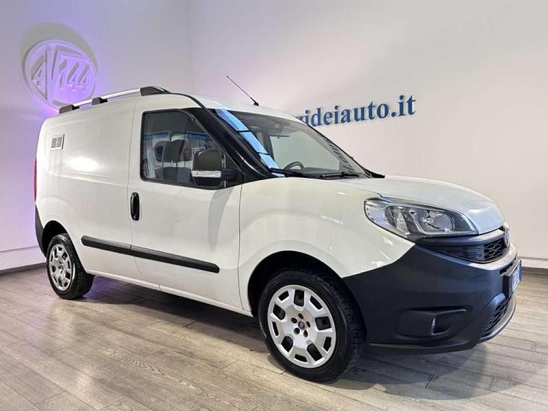 Bianco Usata 2016 Fiat Doblò Monovolume | 8114 € (Super prezzo) - Immagine 1/4